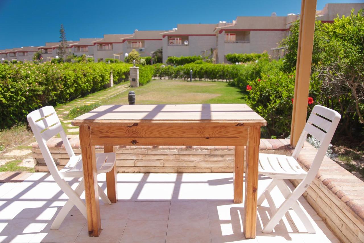 Villas Petro Beach Ел Аламейн Екстериор снимка