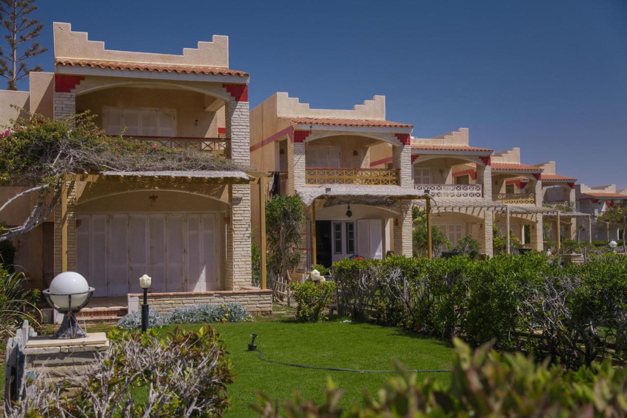 Villas Petro Beach Ел Аламейн Екстериор снимка