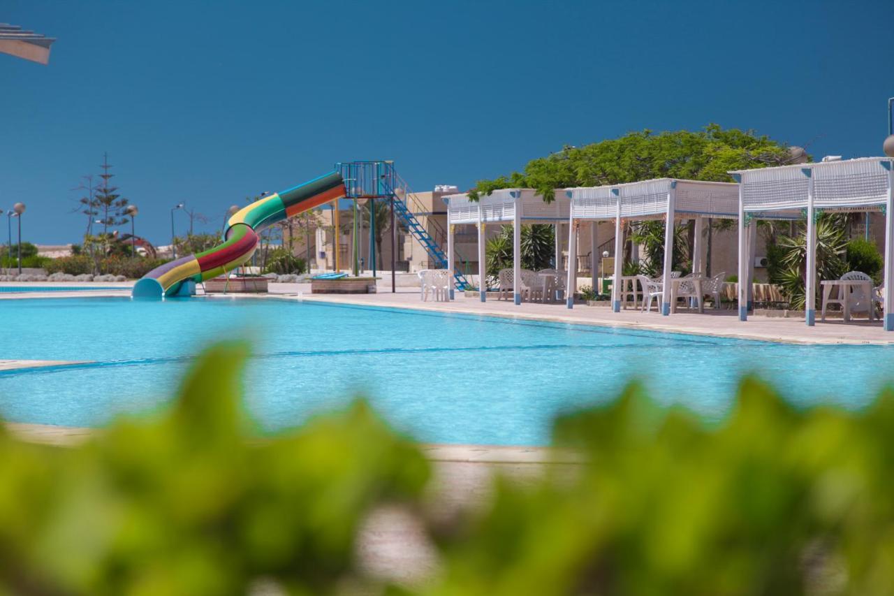 Villas Petro Beach Ел Аламейн Екстериор снимка