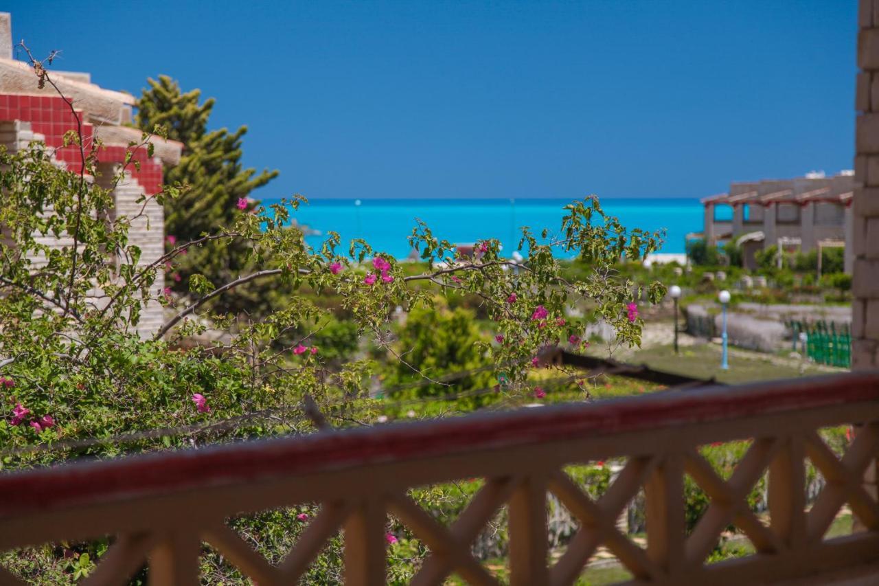 Villas Petro Beach Ел Аламейн Екстериор снимка