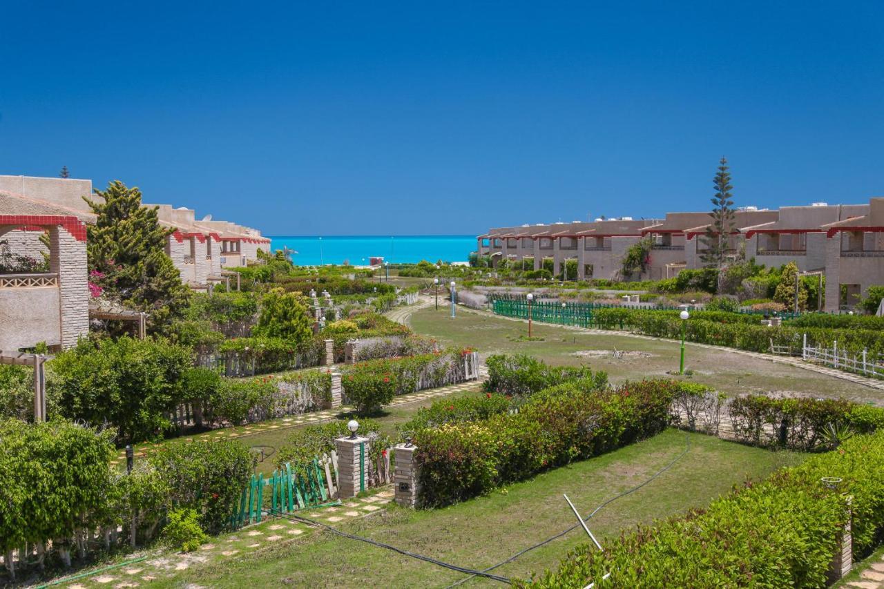 Villas Petro Beach Ел Аламейн Екстериор снимка