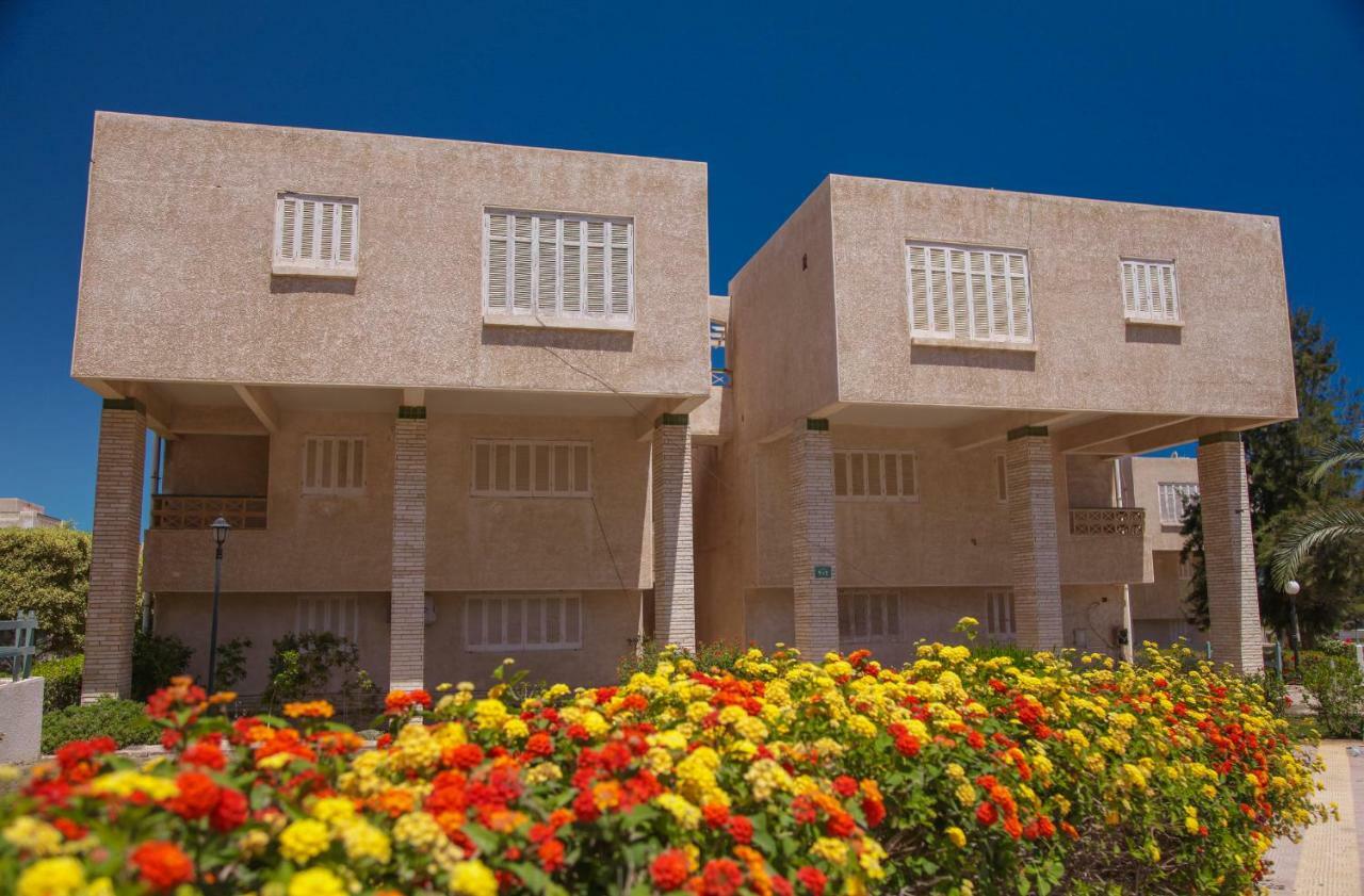 Villas Petro Beach Ел Аламейн Екстериор снимка