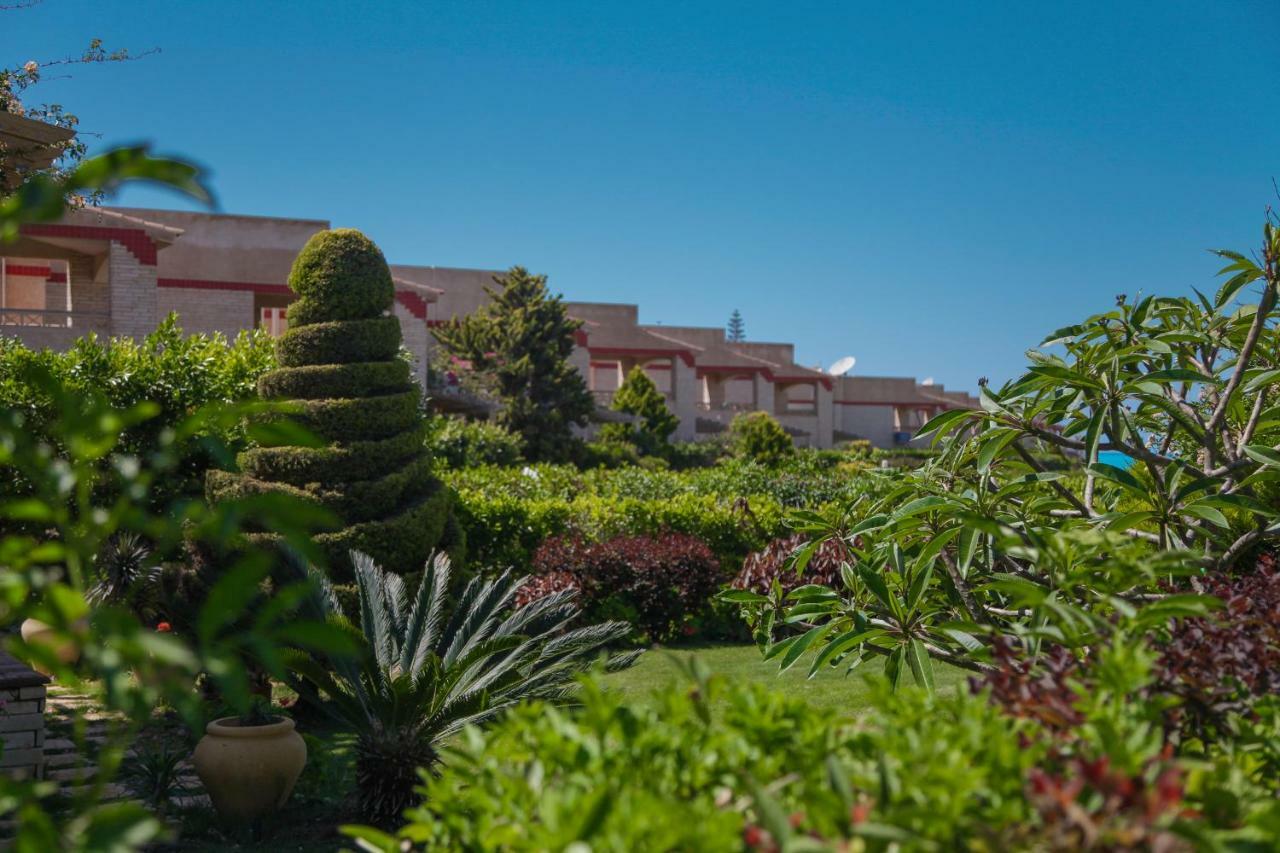 Villas Petro Beach Ел Аламейн Екстериор снимка
